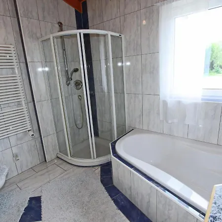 Cozy Chalet With Balcony In * אימסט