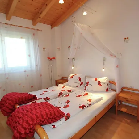 Cozy Chalet With Balcony In בקתה אימסט