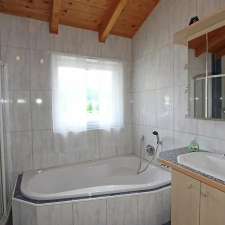 Cozy Chalet With Balcony In בקתה אימסט